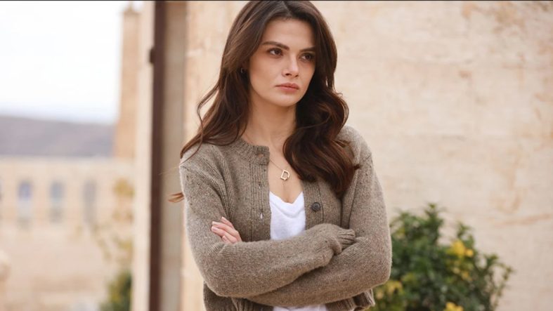 Sinem Ünsal ve Berk Cankat Aşk Dolu Bir Kutlamayla Gündemde!