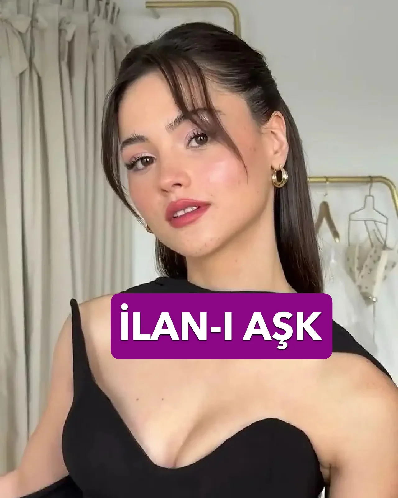 AŞKINI İLANI ETTİ